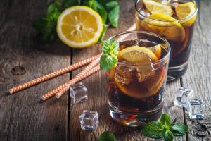 Din ce este facut romul si cum este facut?