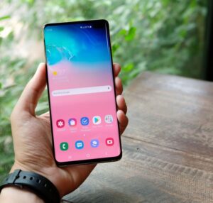 Cele mai bune telefoane midrange de la Samsung