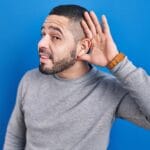 De la analog la digital: evoluția soluțiilor pentru corectarea auzulu