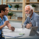 Ce servicii de recuperare medicală oferă căminele de bătrâni?